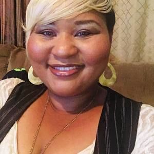 Meet your Posher, Monique